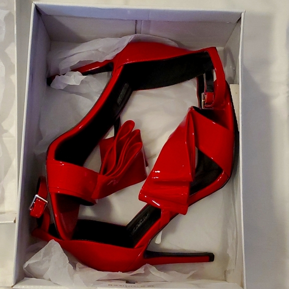 Brand new in box Topshop Red dress shoes - Picture 1 of 8